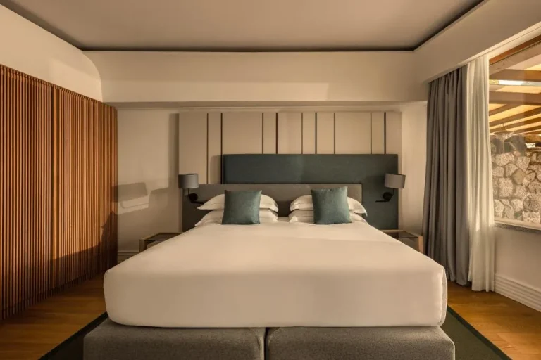 Atlantis Bay hotel chic bedroom design