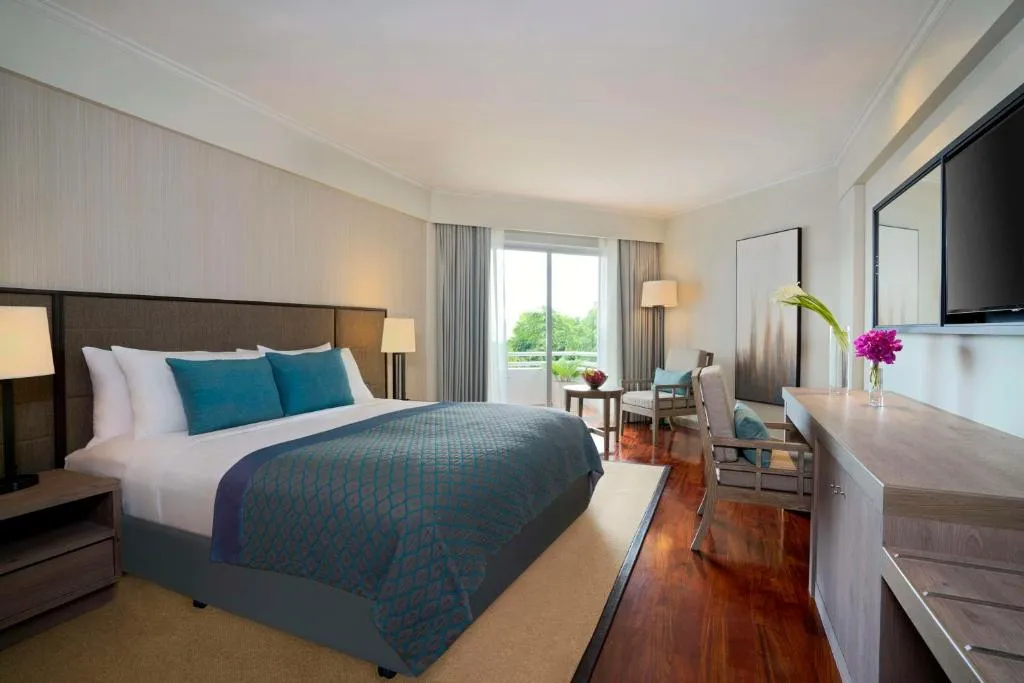 Chambre deluxe de l'Avani Pattaya Resort avec un décor moderne