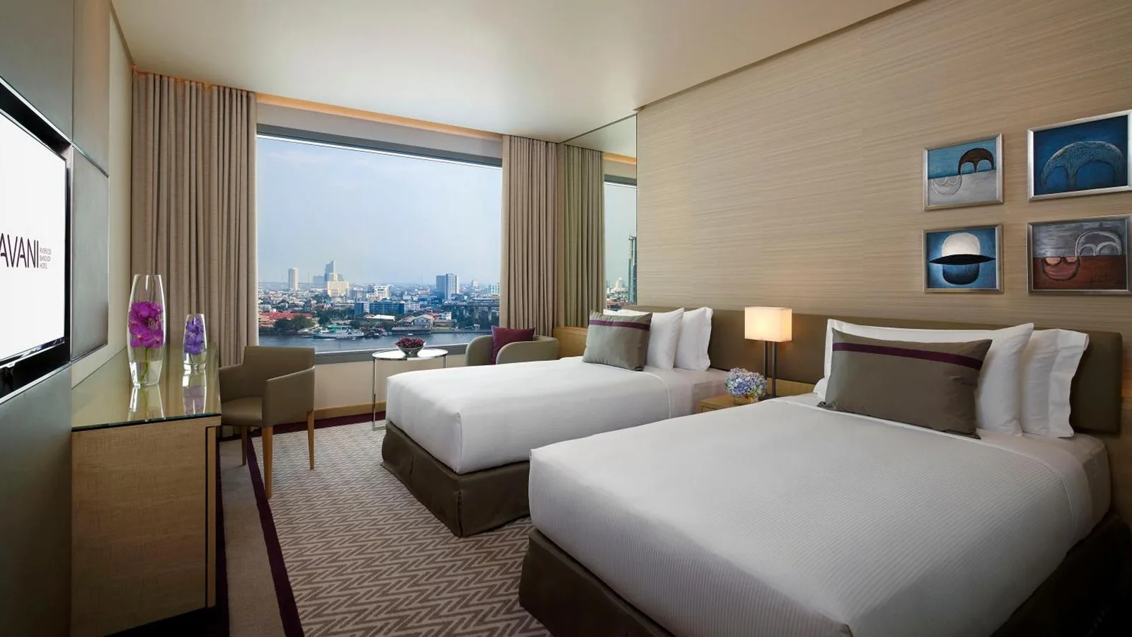 Komfortables Doppelbettzimmer im Avani Plus Riverside Bangkok Hotel