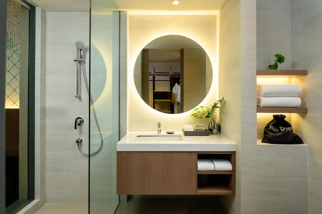 Avani Sukhumvit Bangkok Hotel modern bathroom