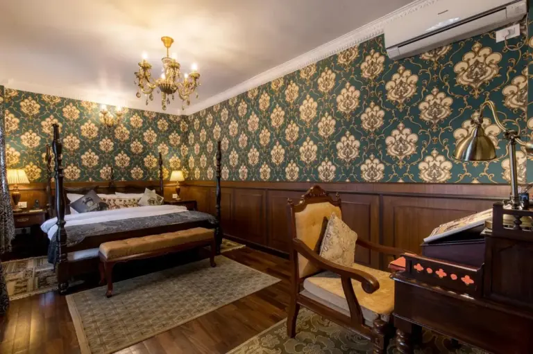 Charming bedroom in Baber Mahal Vilas