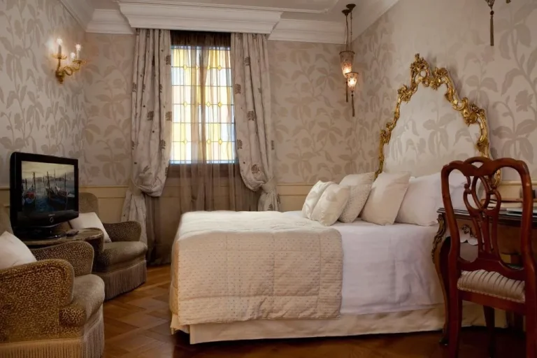 Classic room at Baglioni Hotel Luna in Venice