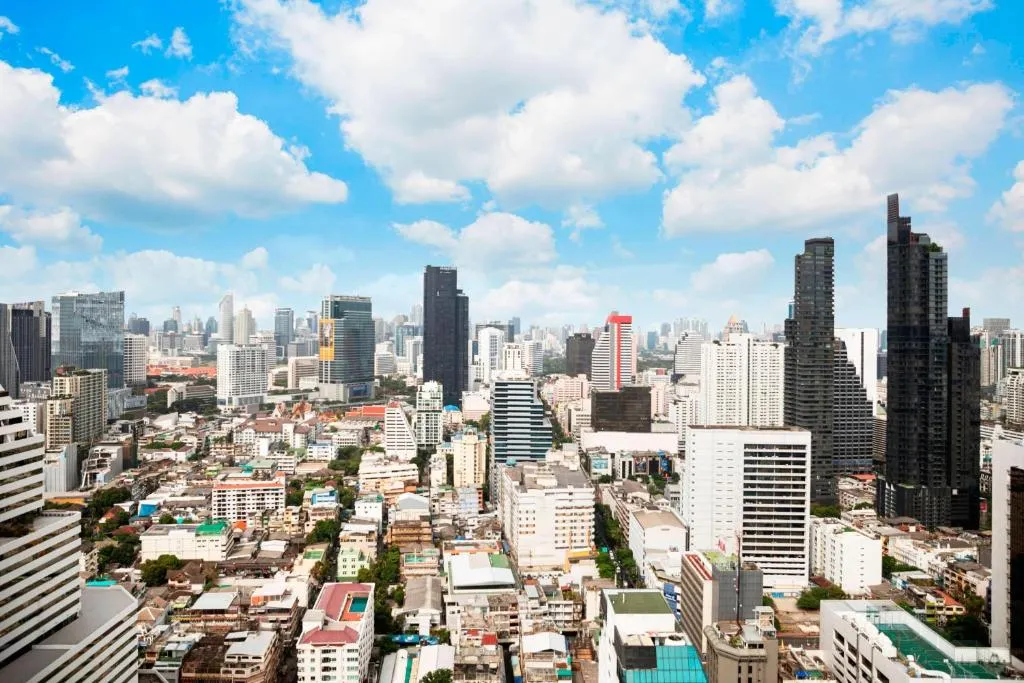 Panoramablick auf die Stadt vom Bangkok Marriott Hotel The Surawongse