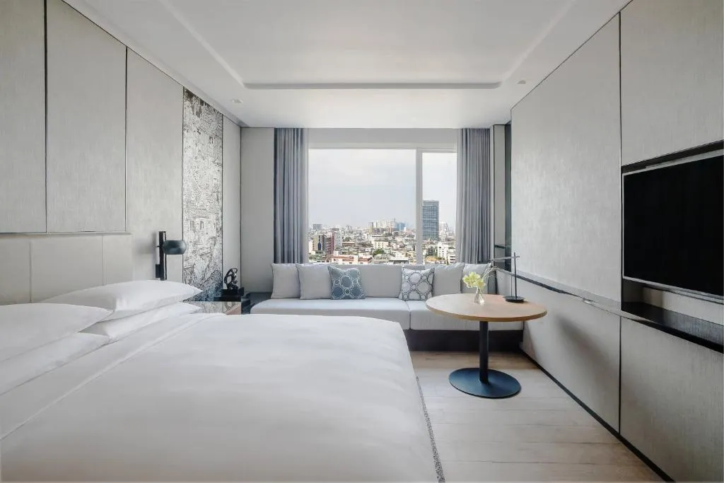 Modernes Gästezimmer im Bangkok Marriott Hotel The Surawongse