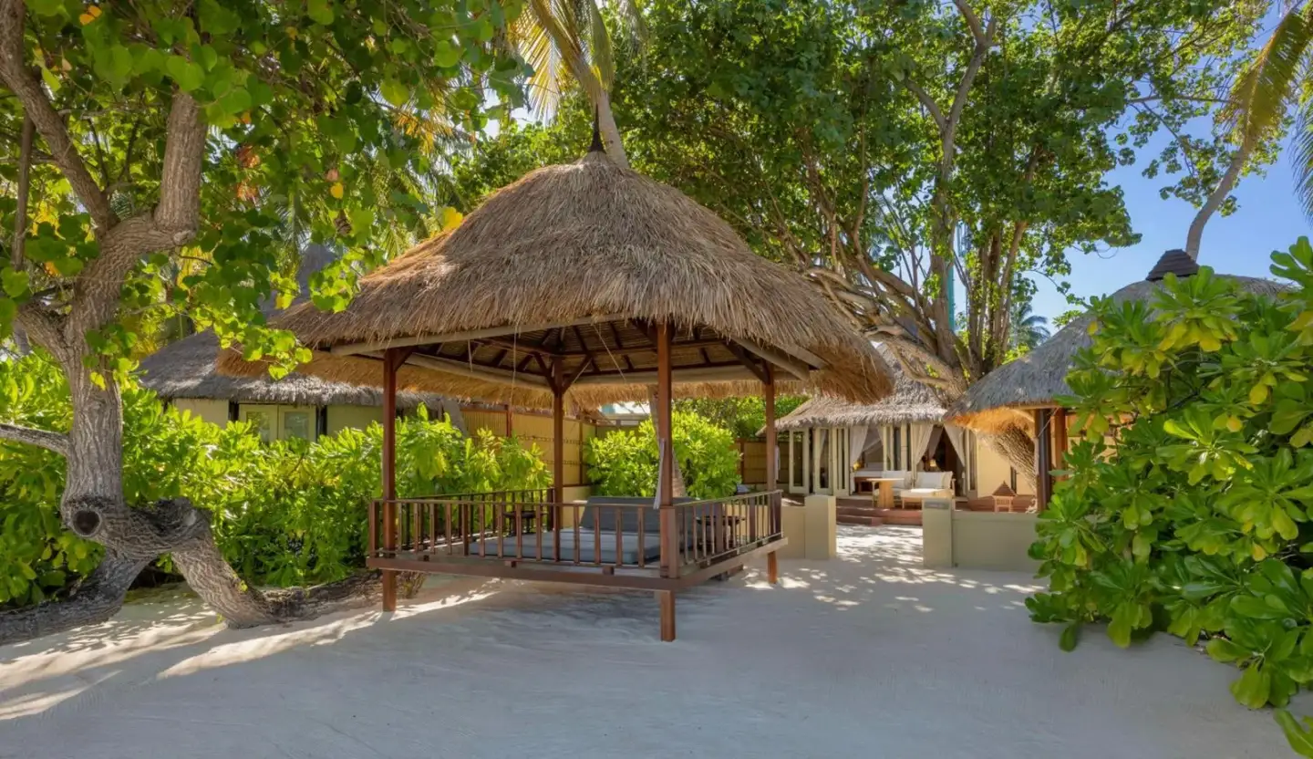 Banyan Tree Vabbinfaru garden pavilion