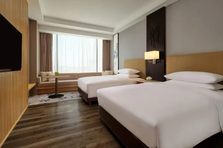 Twin beds room in Batam Marriott Hotel Harbour Bay
