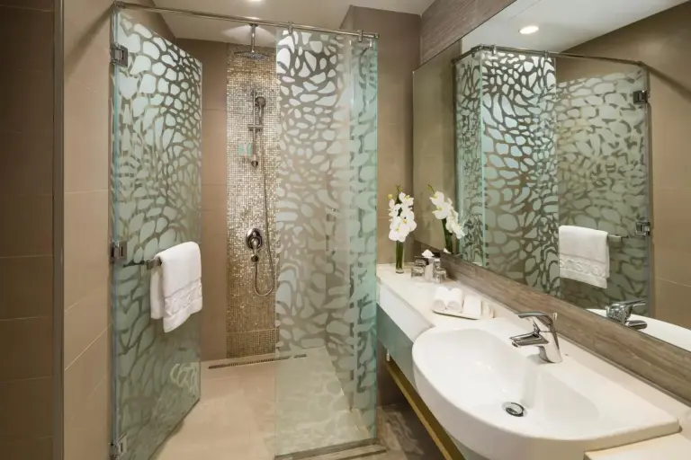 Baño en Beach Rotana Residences en Abu Dhabi