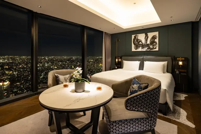 BELLUSTAR TOKYO, A Pan Pacific Hotel salle de bain élégante avec design moderne