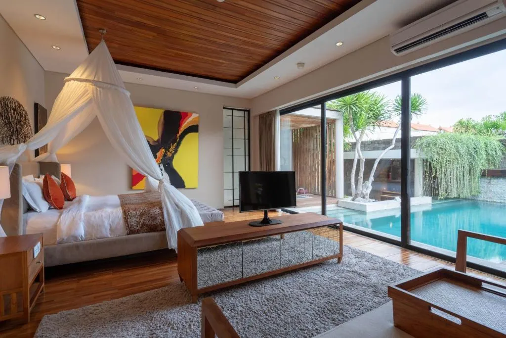 Berry Amour Romantic Villas cozy bedroom with pool access