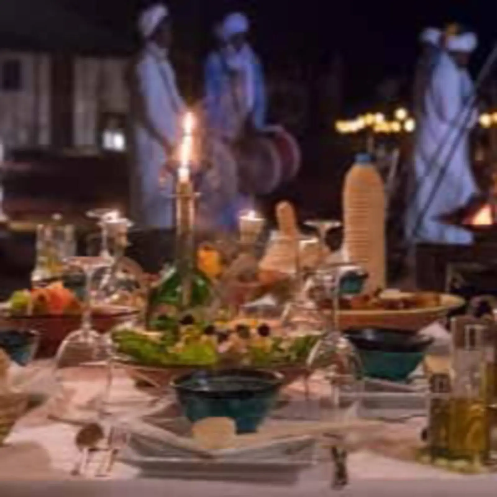 Configuración de comedor en los campamentos tradicionales Best-Merzouga en Merzouga