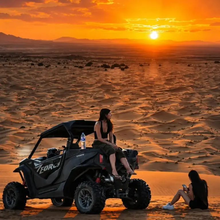 Experiencia de conducción todoterreno al atardecer cerca de los campamentos tradicionales Best-Merzouga en Merzouga
