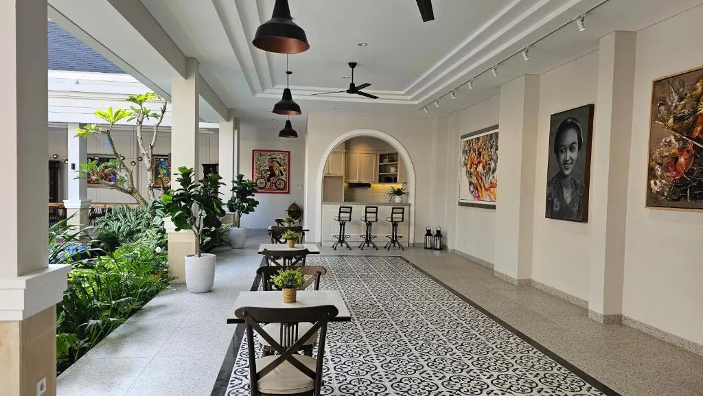 Salon intérieur de Bincarung House Bogor