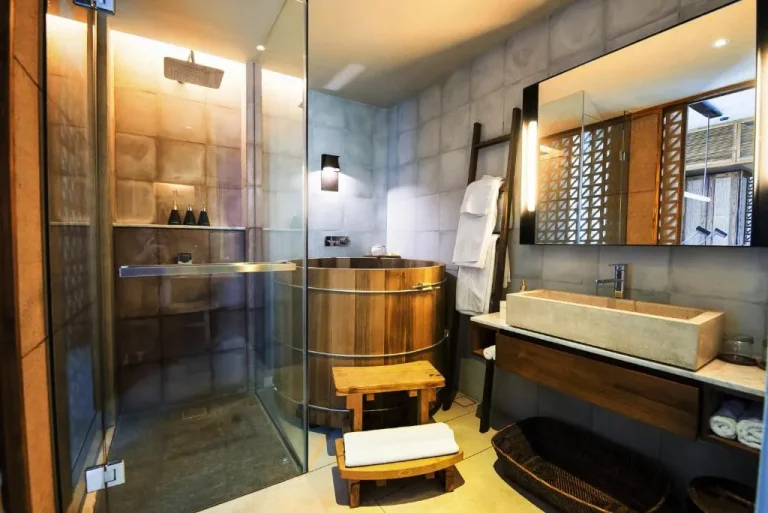 Bisma Eight Ubud bathroom with wooden elements