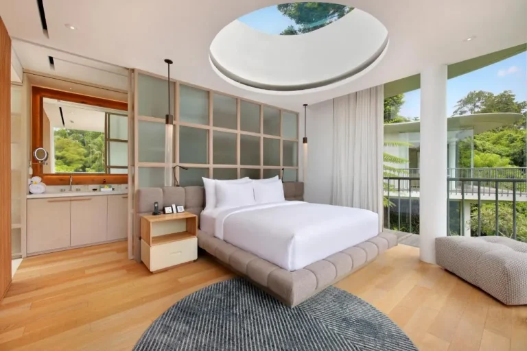 Stilvolles Schlafzimmer im Bumi Kinar Skylight in Ubud