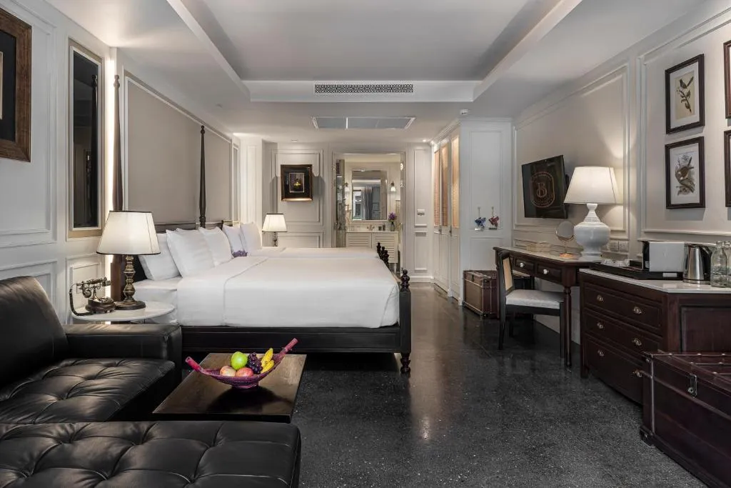 Interior de suite de lujo en Buri Sriping Riverside Resort & Spa