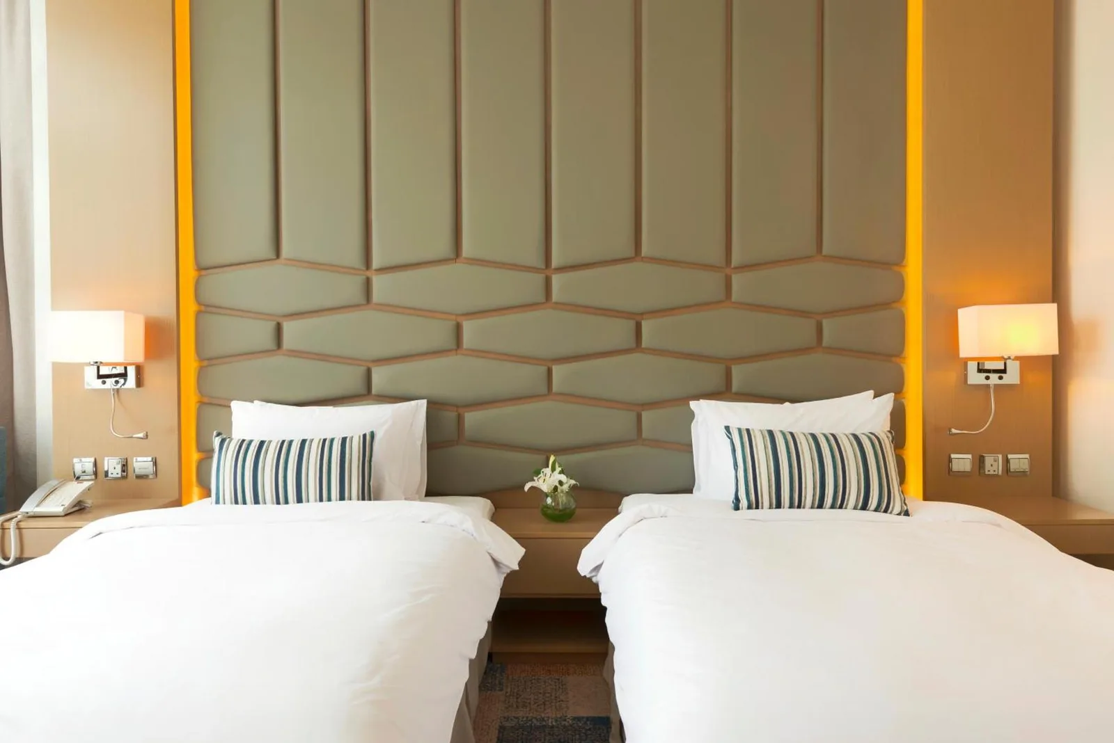 Canal Central Hotel Business Bay Dubai twin room with two beds
