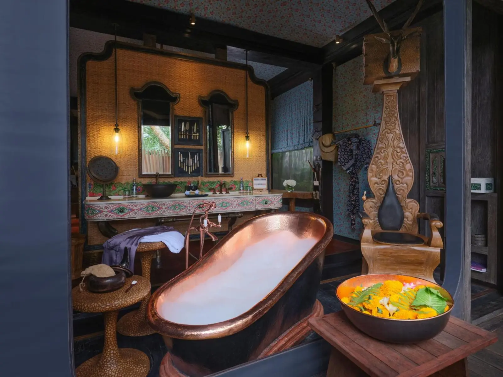 Baño elegante en Capella Ubud, Bali
