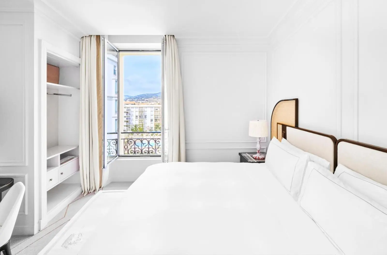 Gästezimmer im Carlton Cannes, a Regent Hotel in Cannes