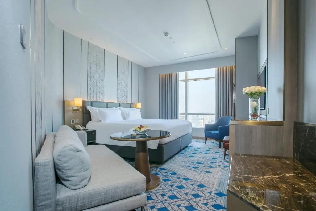 Chambre avec lit king au Centara Grand à CentralWorld à Bangkok