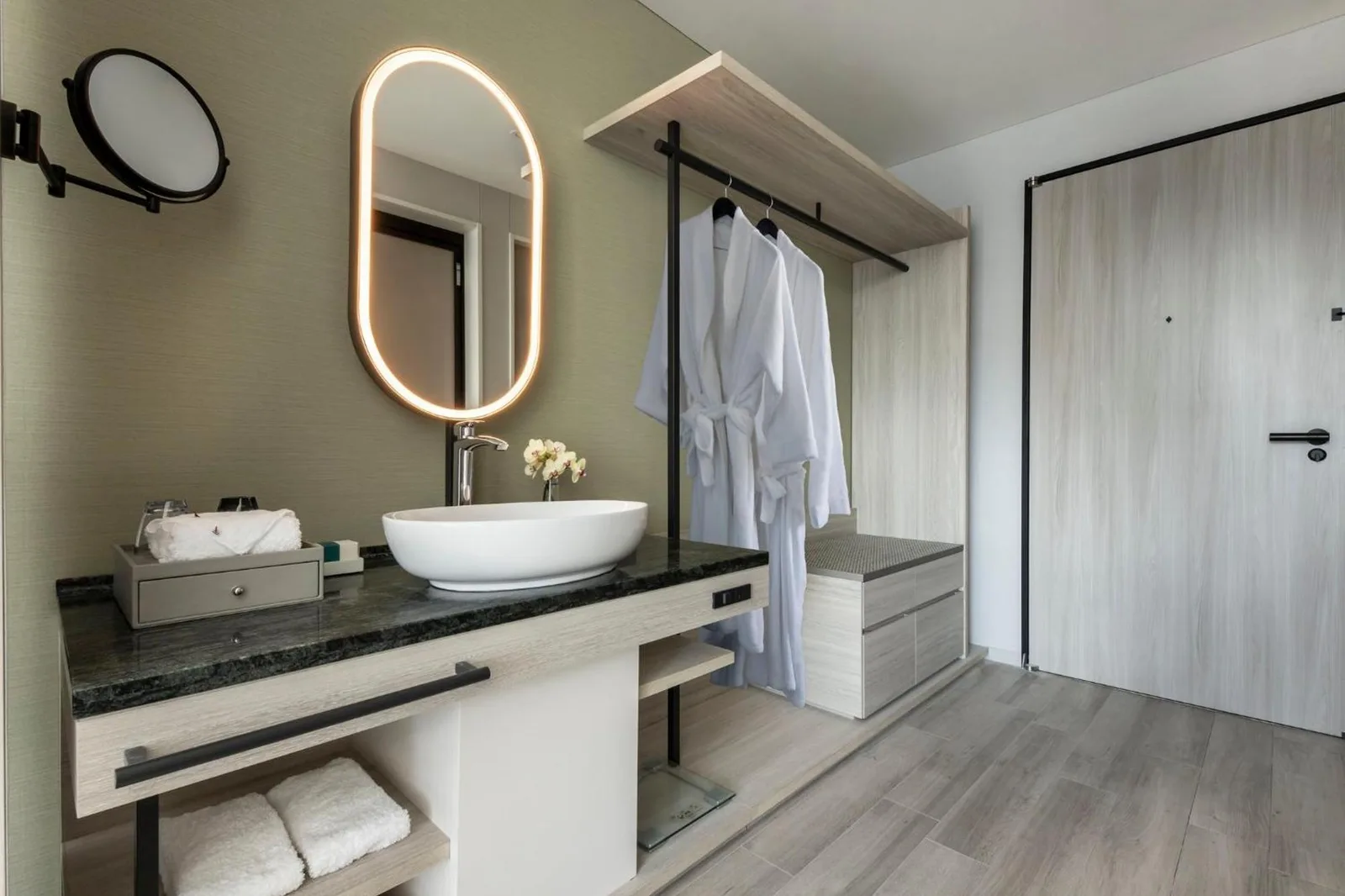 Design élégant de salle de bains dans le Centara Grand Hotel Osaka