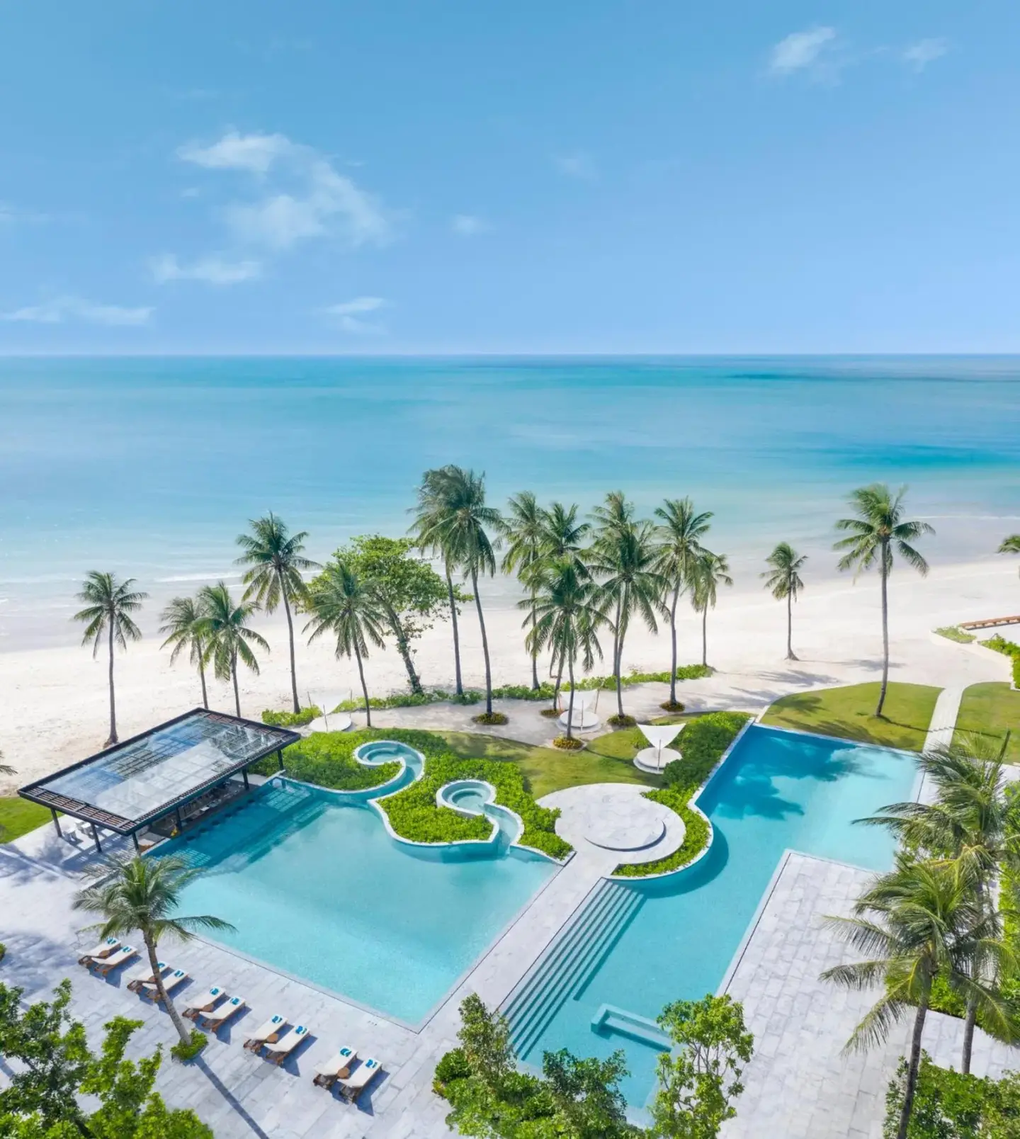 Atemberaubender Pool- und Strandblick im Centara Reserve Samui