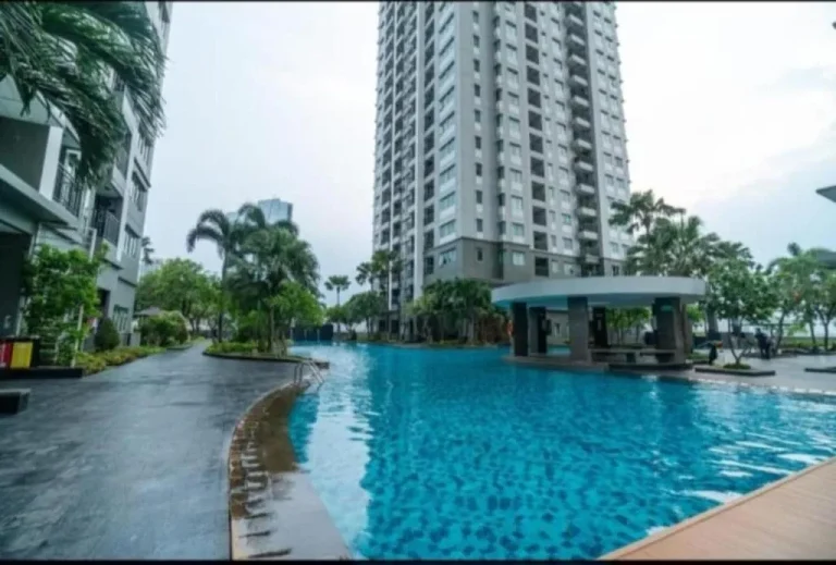Thamrin Residence Schwimmbadbereich