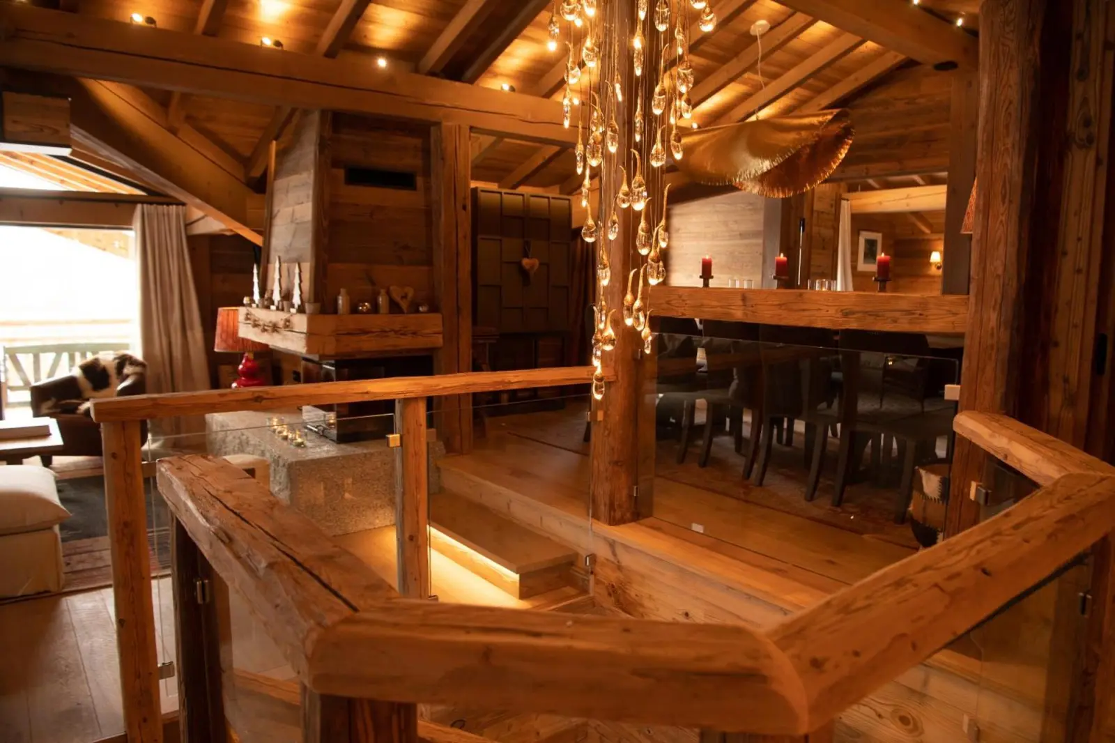 Caractéristiques Intérieures Luxueuses du Chalet Khione