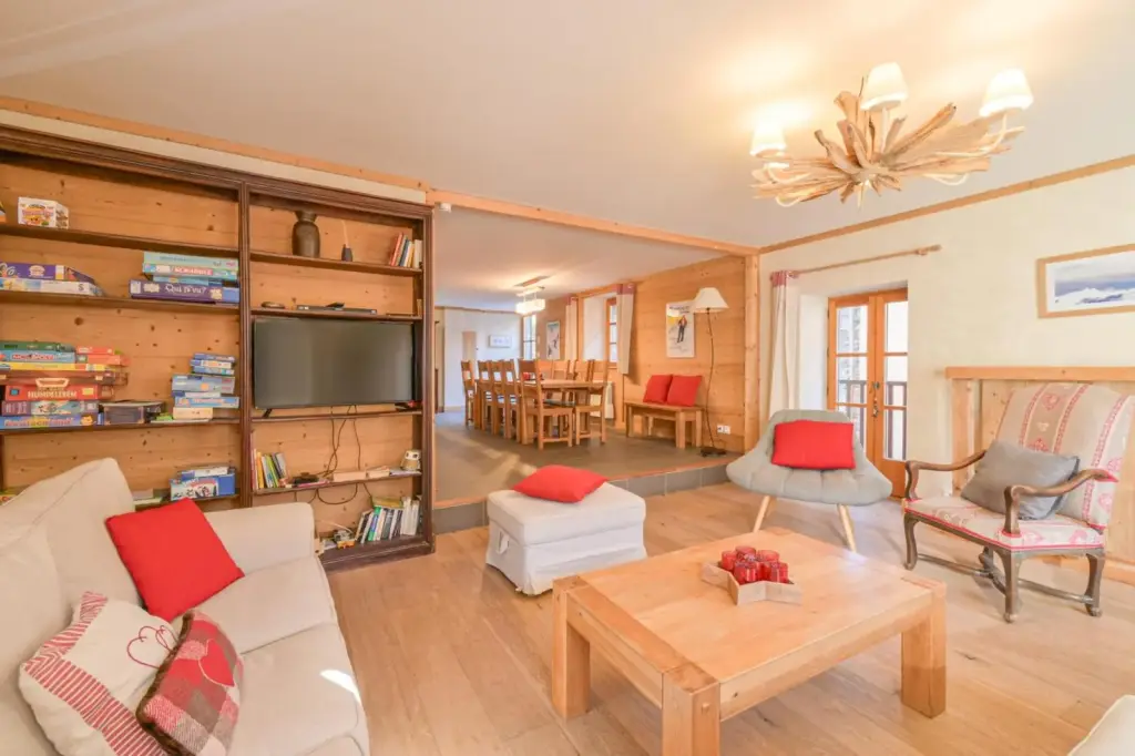 Gemütliches Wohnzimmer im Chalet Reves des Cimes in Courchevel