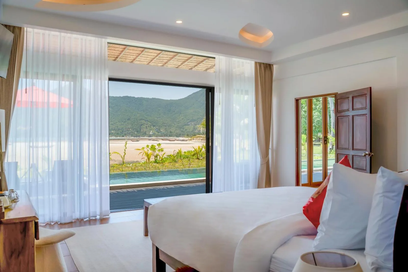 Chaloklum Residences by Kupu Kupu Phangan interior del dormitorio
