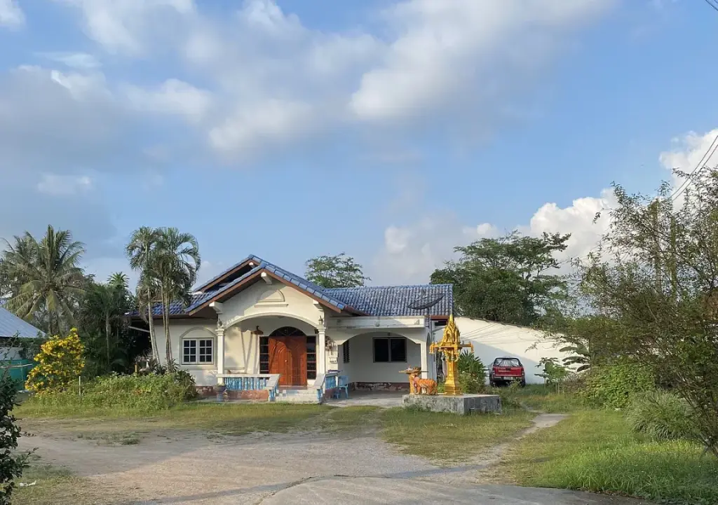 Chinpracha House