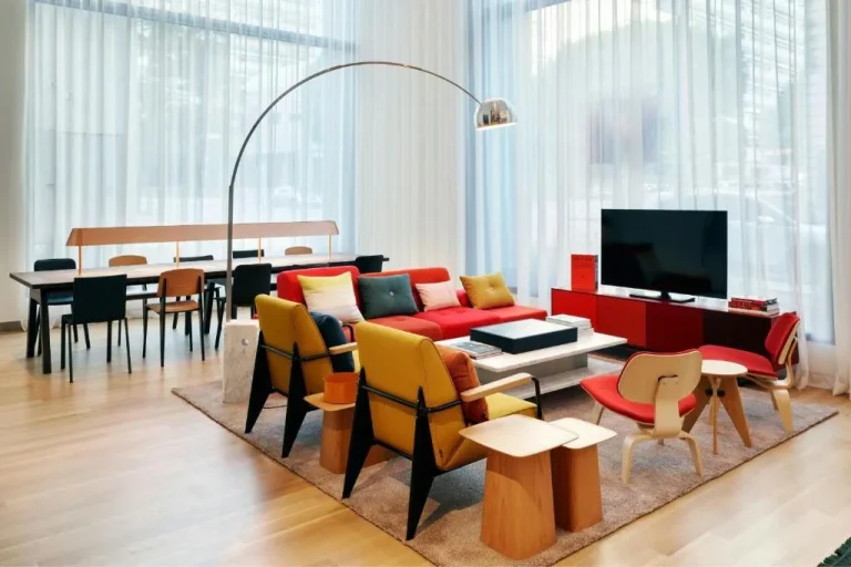 Common area in citizenM Los Angeles Downtown