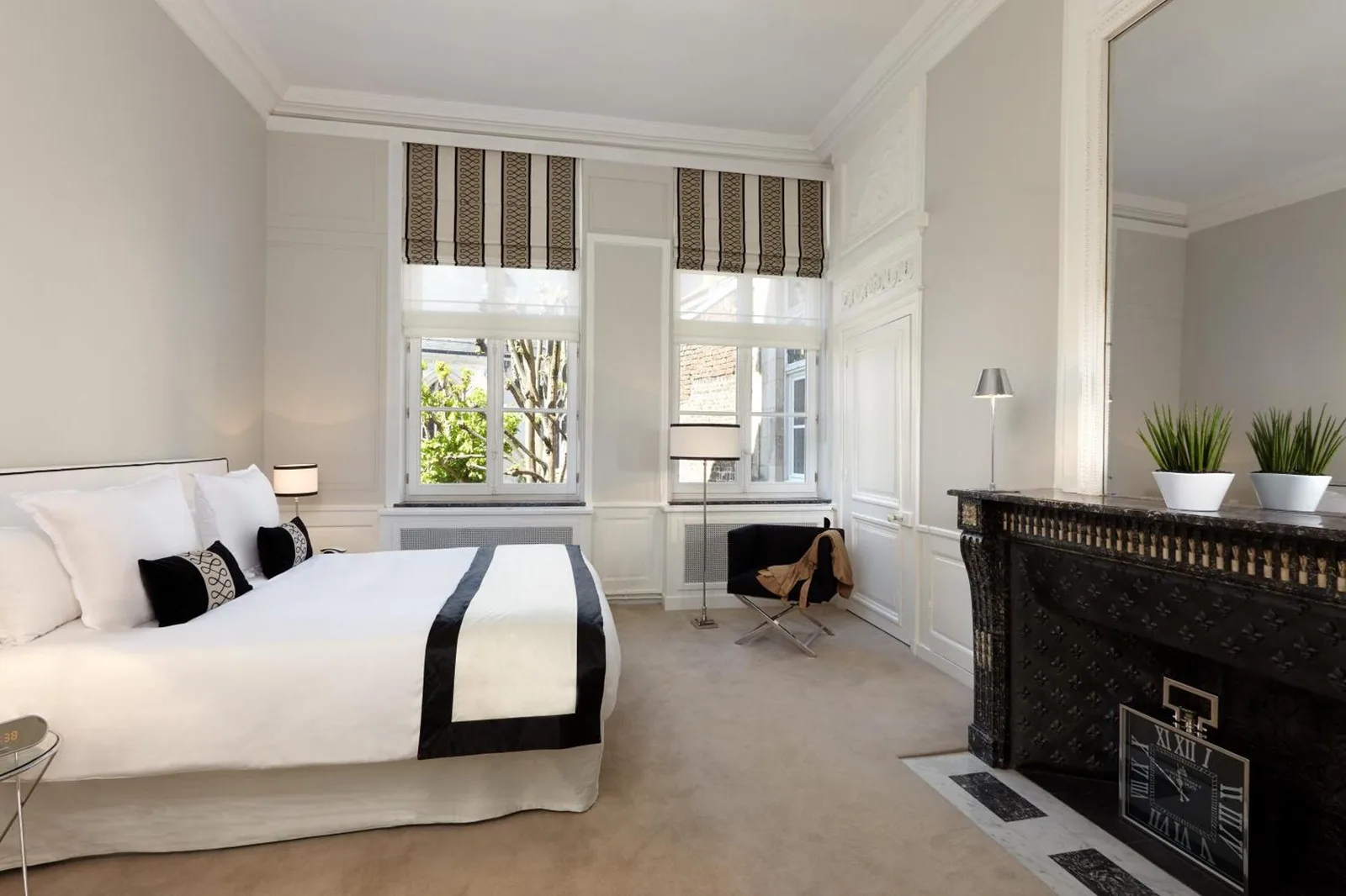 Deluxe bedroom in Clarance Hotel Lille