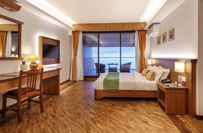 Habitación en Club Himalaya con vista panorámica desde el balcón