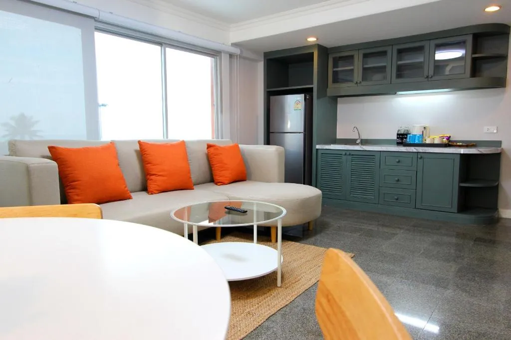 Coco Beach Hotel Jomtien Pattaya living room