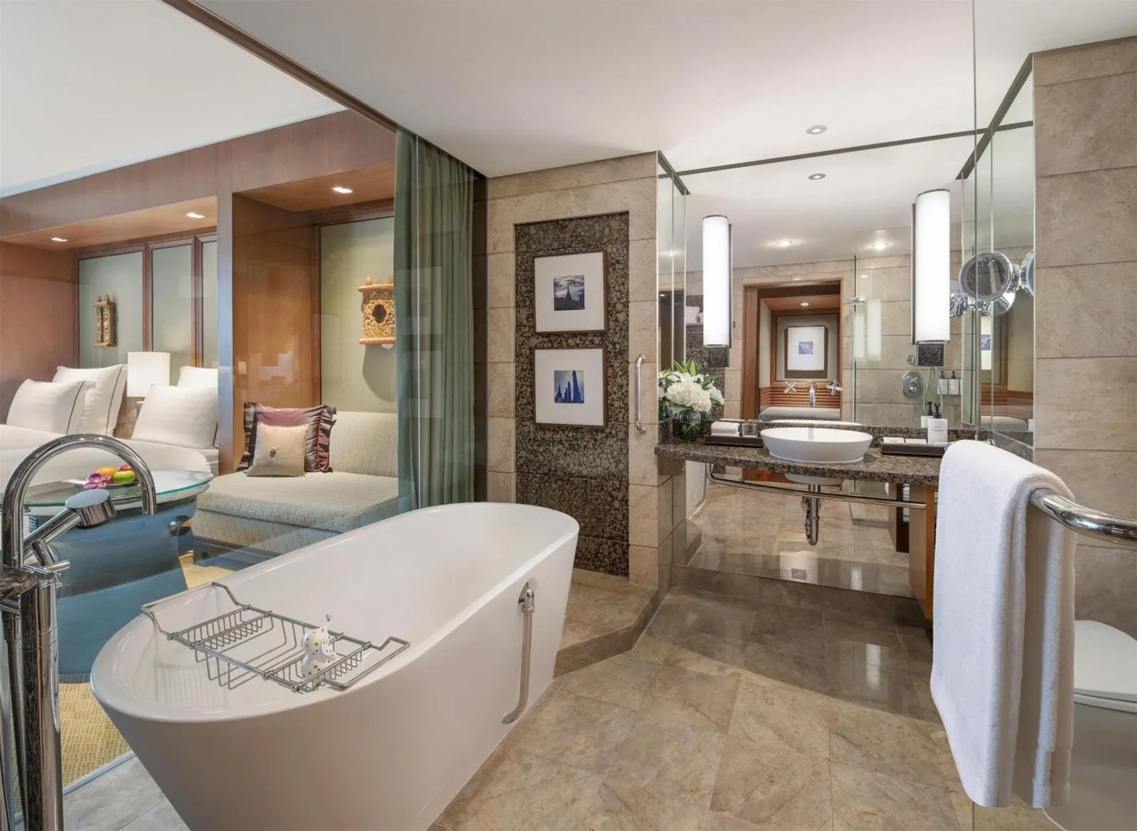 Modern Bath Area