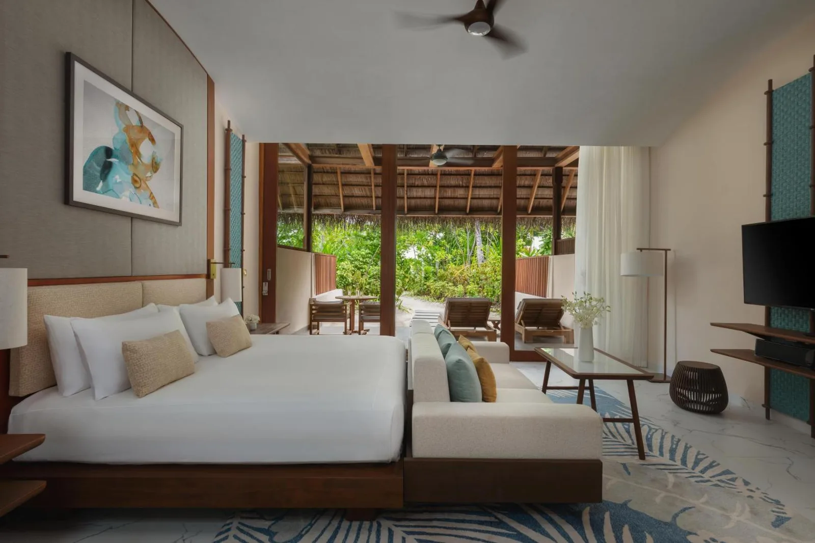 Vista interior de una Beach Villa en Conrad Maldives Rangali Island