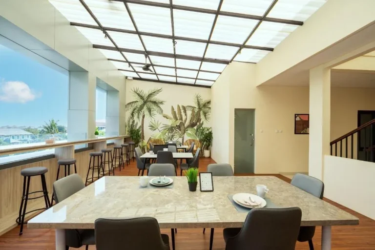 Cove Tripuri House Bali amplia zona de comedor
