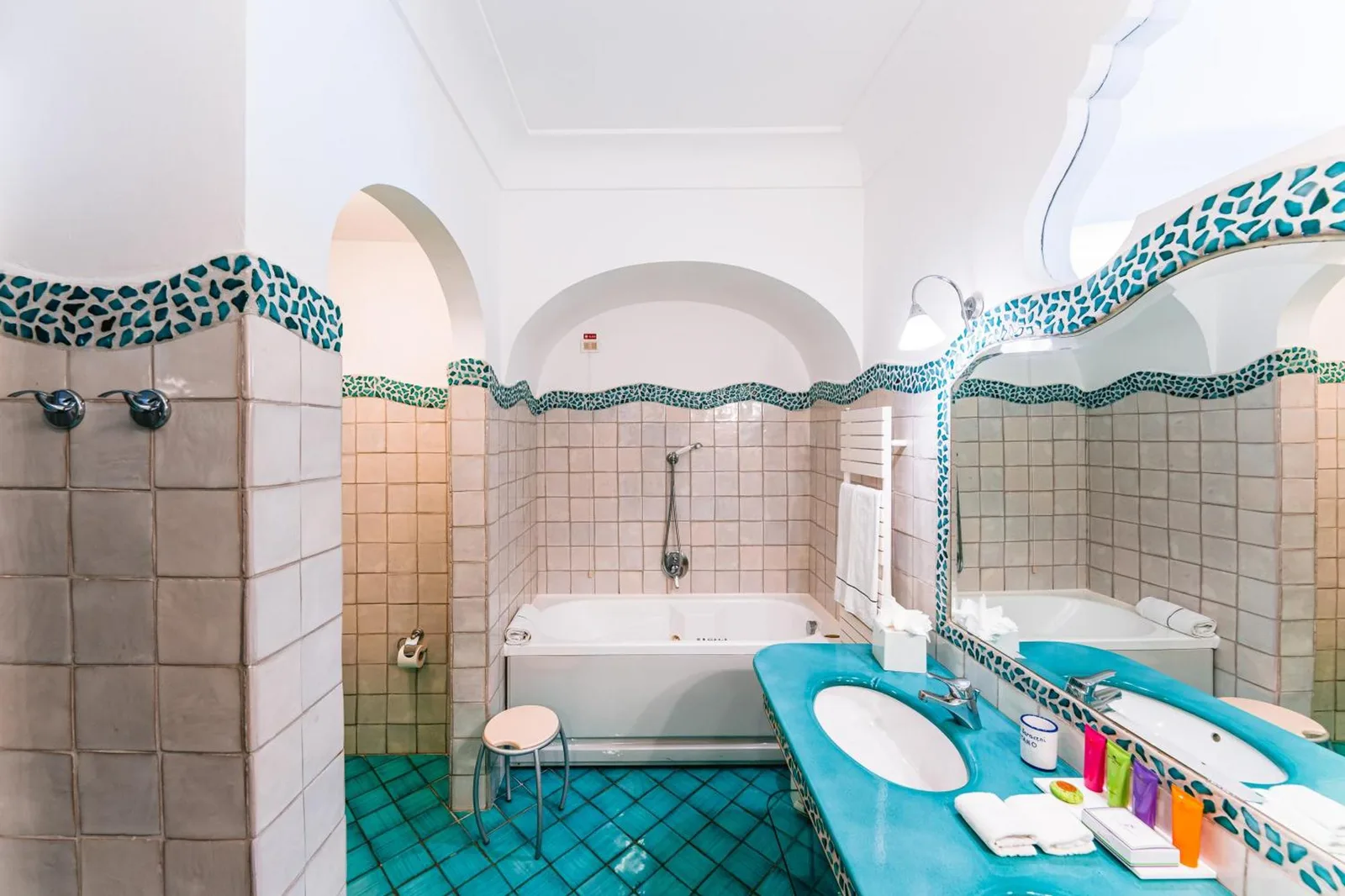 Elegant bathroom at Covo Dei Saraceni in Positano