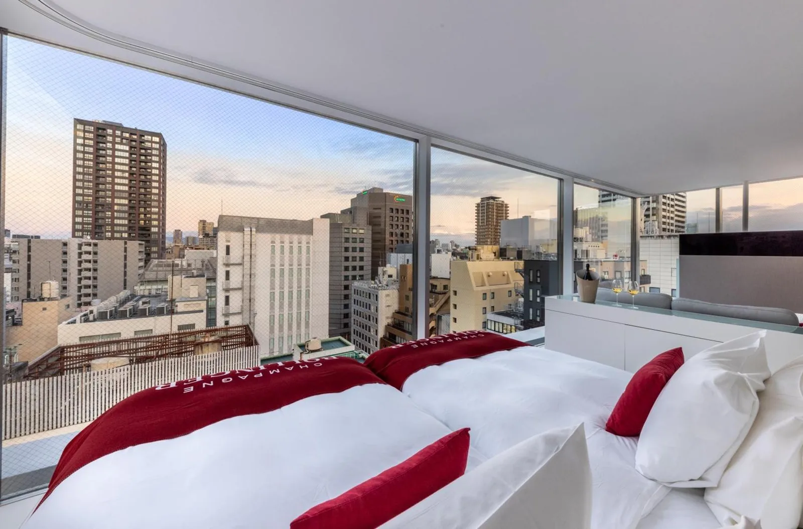 Lit confortable au CUVEE J2 HOTEL OSAKA
