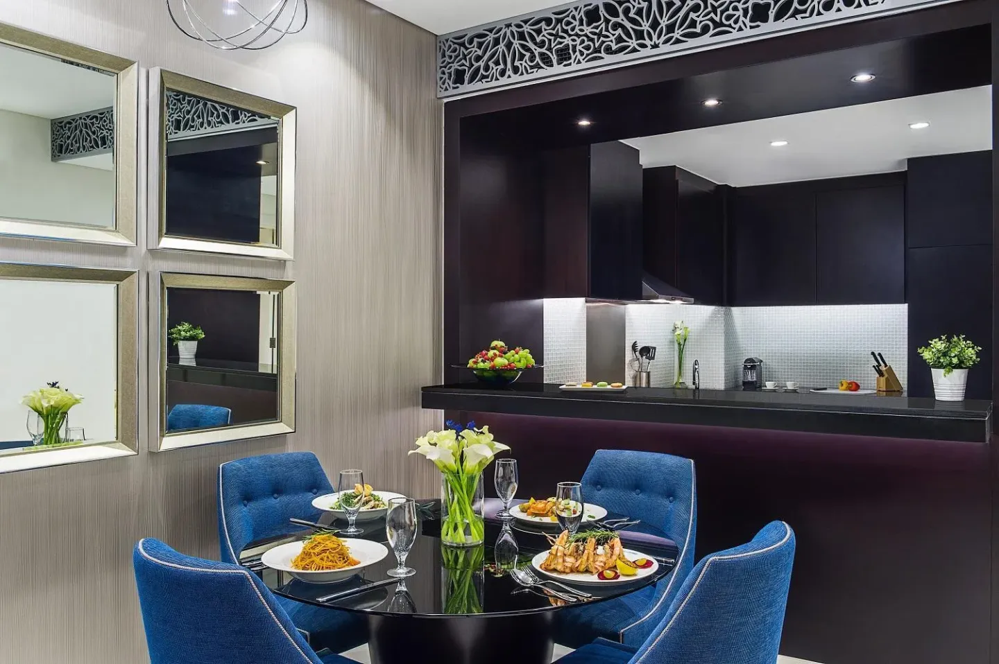 Espace repas à DAMAC Maison Distinction à Dubaï