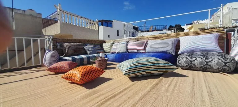 Área de lounge en la azotea de Dar Ba Rachid