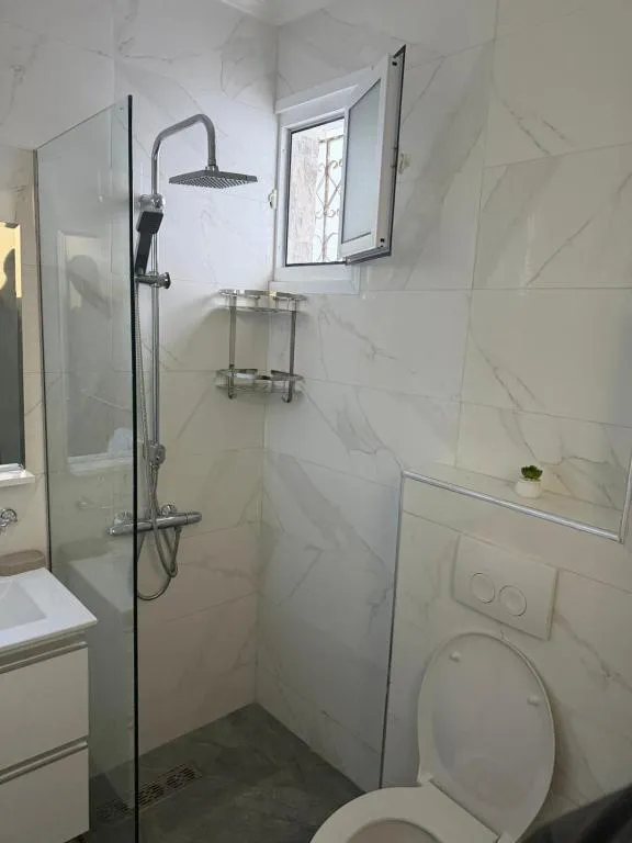 Shower area in Dar Belleza hotel bathroom