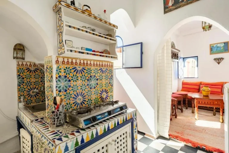 Decorative kitchen in DAR YAMNA Maison typique Kasbah de Tanger