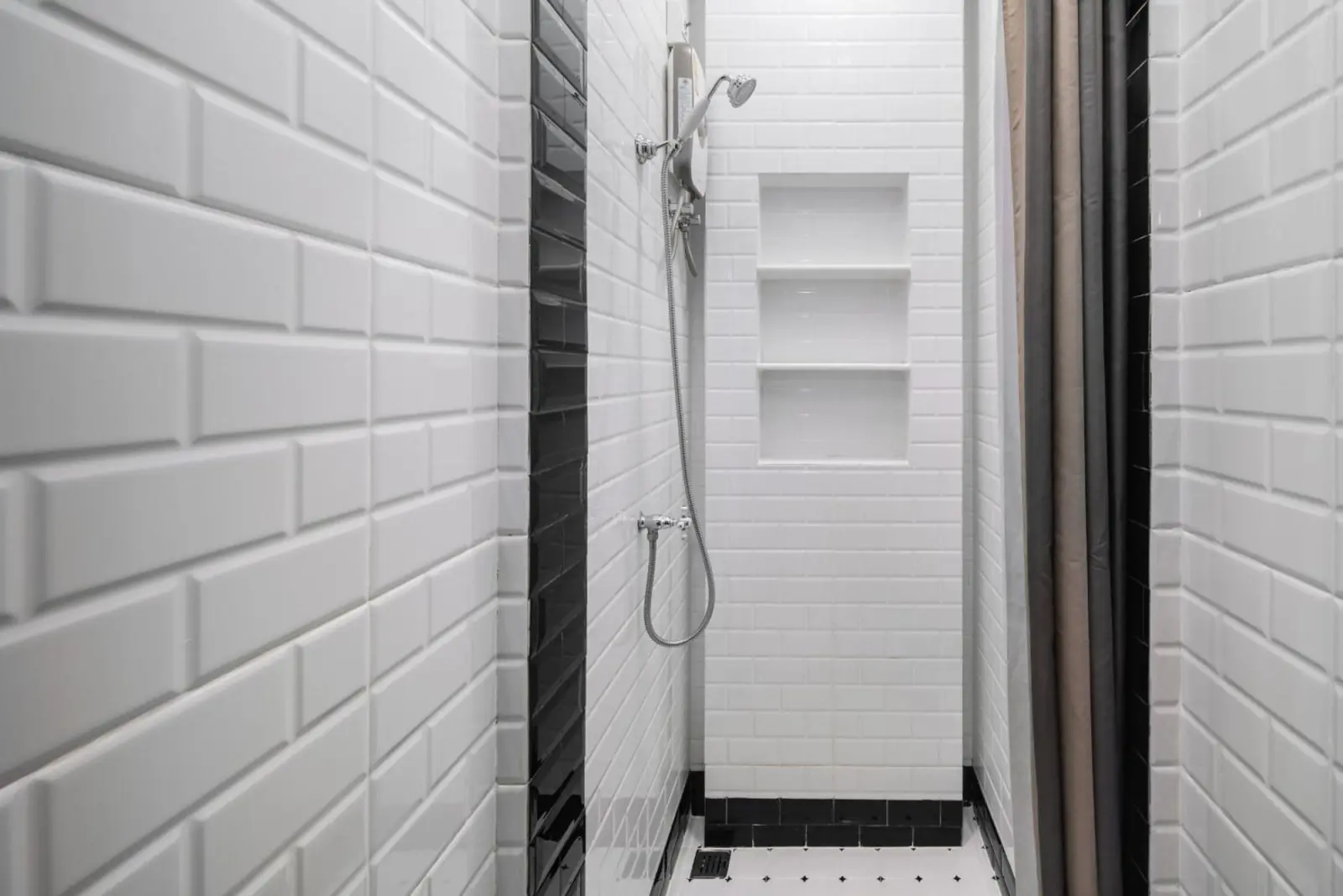Dusche im DE Phanakron Boutique Hotel, Bangkok