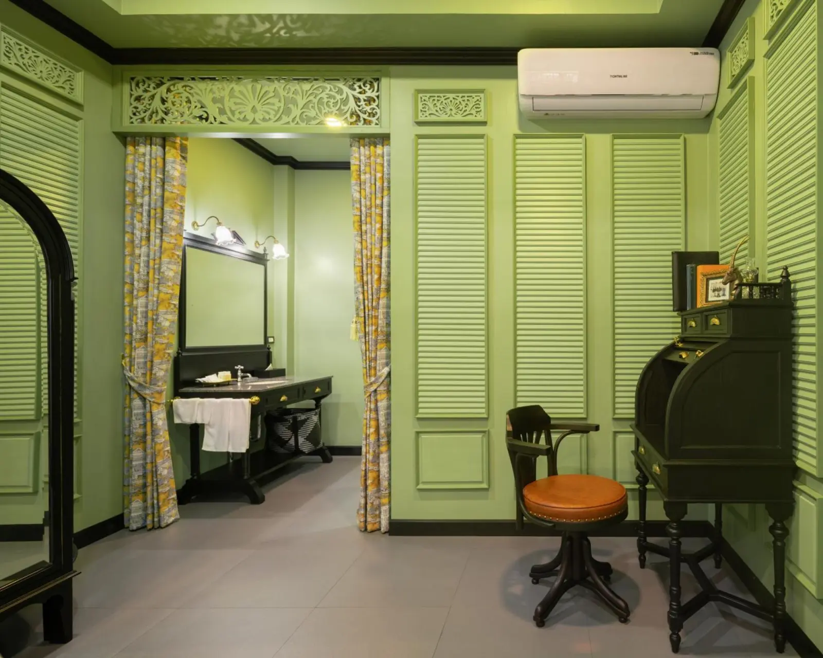 Schminkbereich in der grünen Suite im DE Phanakron Boutique Hotel, Bangkok