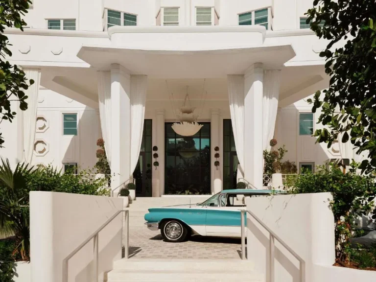 Entrée de l'hôtel Delano Miami Beach