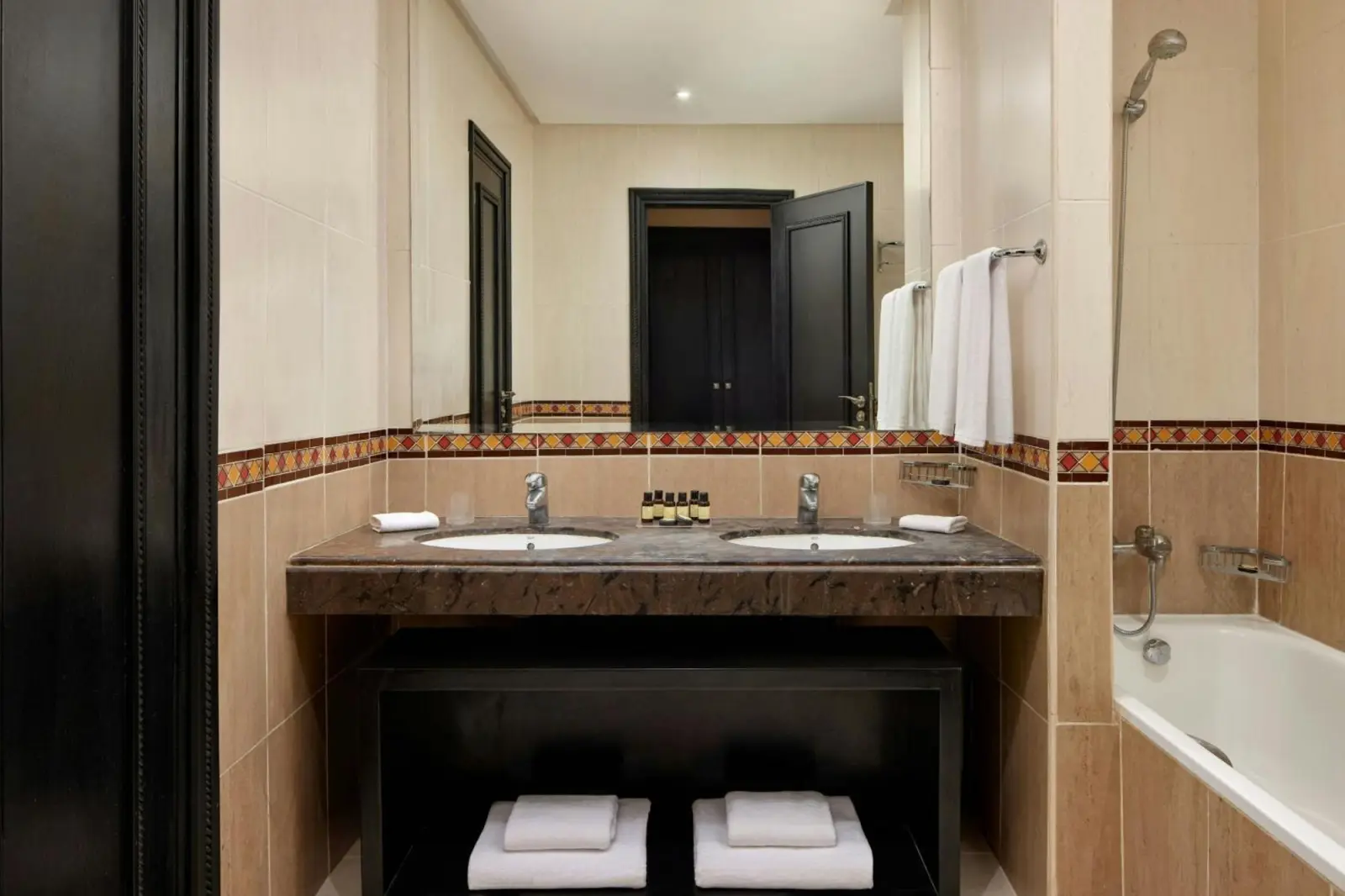 Delta Hotels by Marriott Marrakech Eden Andalou luxurious bathroom
