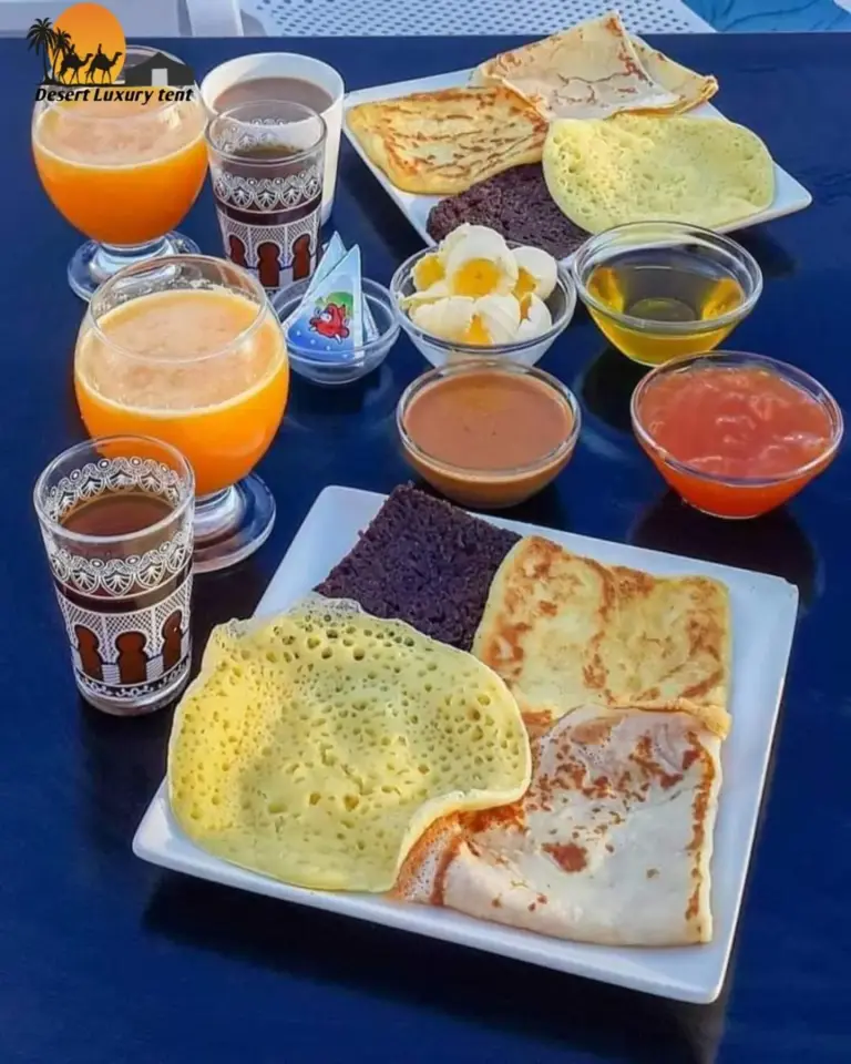 Marokkanisches Frühstück, serviert im Desert Berber