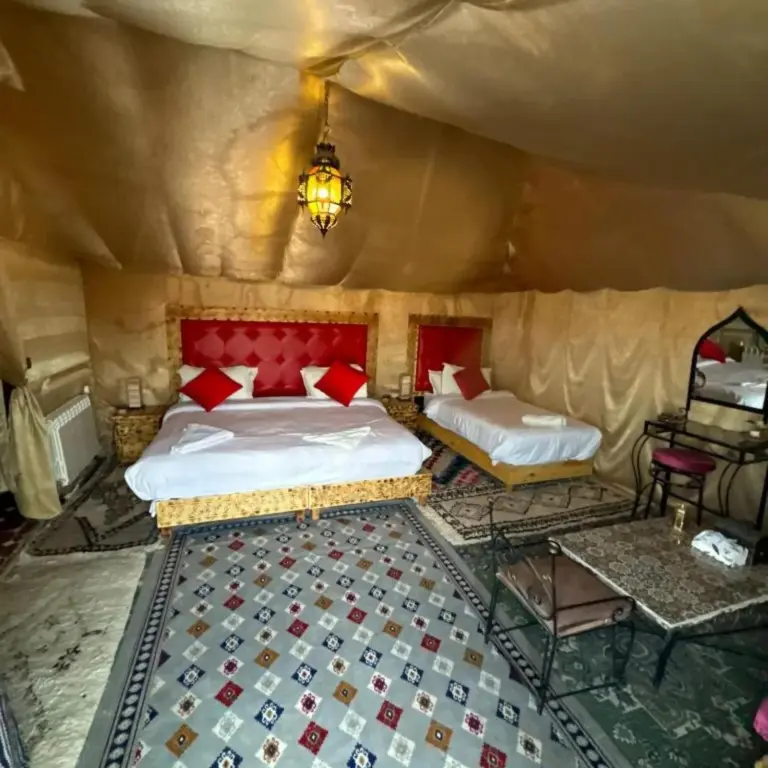 Desert camp merzouga – Merzouga, Morocco hotel – a stage with a sink in a room at Desert camp merzouga in Merzouga