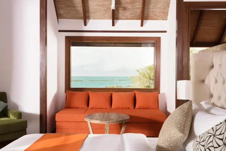 Vue sur l'océan depuis la suite au Dhigufaru Island Resort